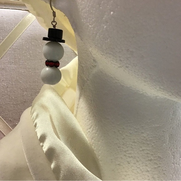 Snowman Earrings - Picture 1 of 2